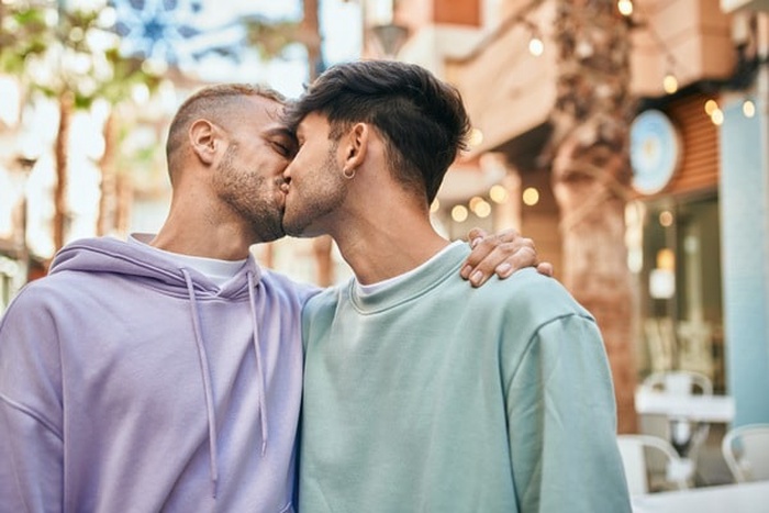 Find a Gay Sugar Daddy in Bollington, England – Gkiss