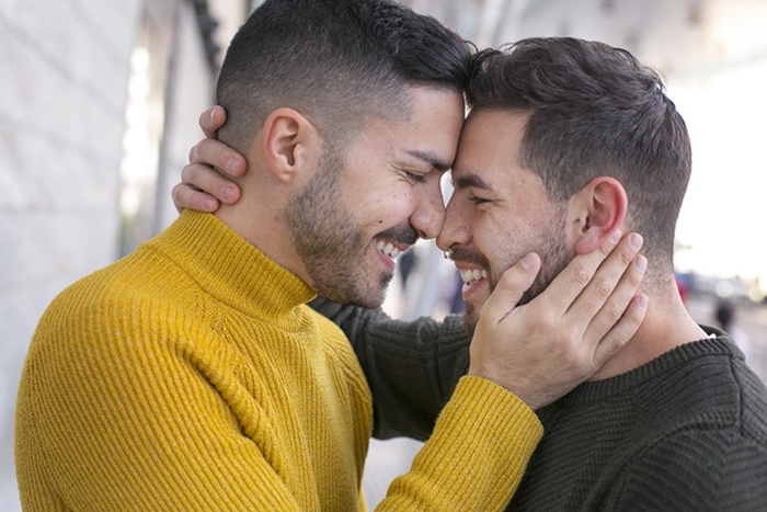 Find a Gay Sugar Daddy