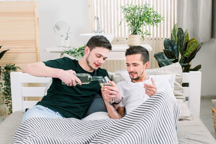 Find a Gay Sugar Daddy in Brentwood, California &ndash; Gkiss