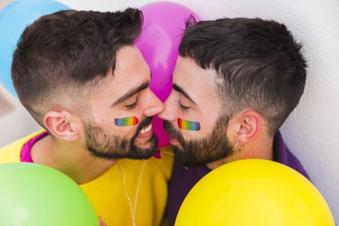 Find a Gay Sugar Daddy in Amroth, Wales – Gkiss