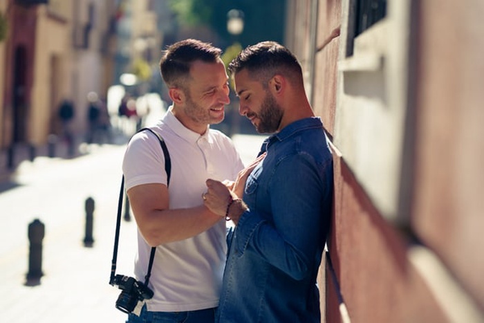 gay sugar dating Kansas